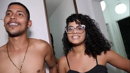 Morena novinha brasileira pelada fazendo sexo com vontade