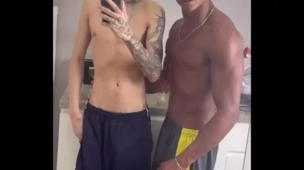 Sex gay comendo o rabão guloso do boy novinho sem parar