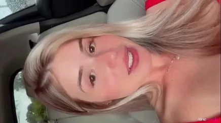 As brasileirinhaspornô com gostosa loira molhadinha se esfregando toda